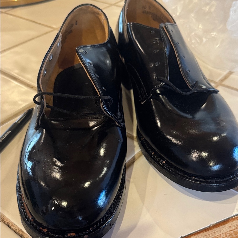 Men's Black Leather Derby Shoes — Polished Formal Oxfords